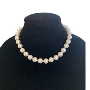 Cookie Lee pearl choker.